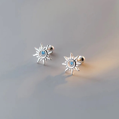 ハンドメイドシルバーピアス、silver925,k18 ポルトピアス、太陽