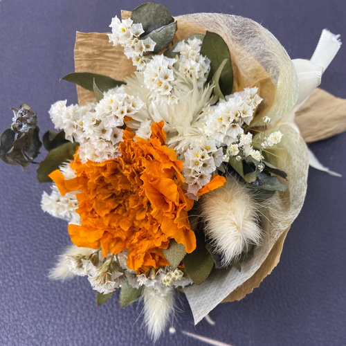 送料込）大輪マリーゴールドドライフラワーブーケ型ミニスワッグ  