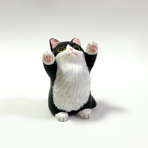 中古品【ハチワレ猫＆黒猫　猫の置物】2点セット☆ 中古品【ハチワレ猫＆黒猫 猫の置物】2点セット☆ 中古品【