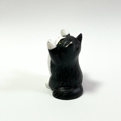 白黒ハチワレ猫の置物(長毛種) その他インテリア雑貨 猫ハウス 通販