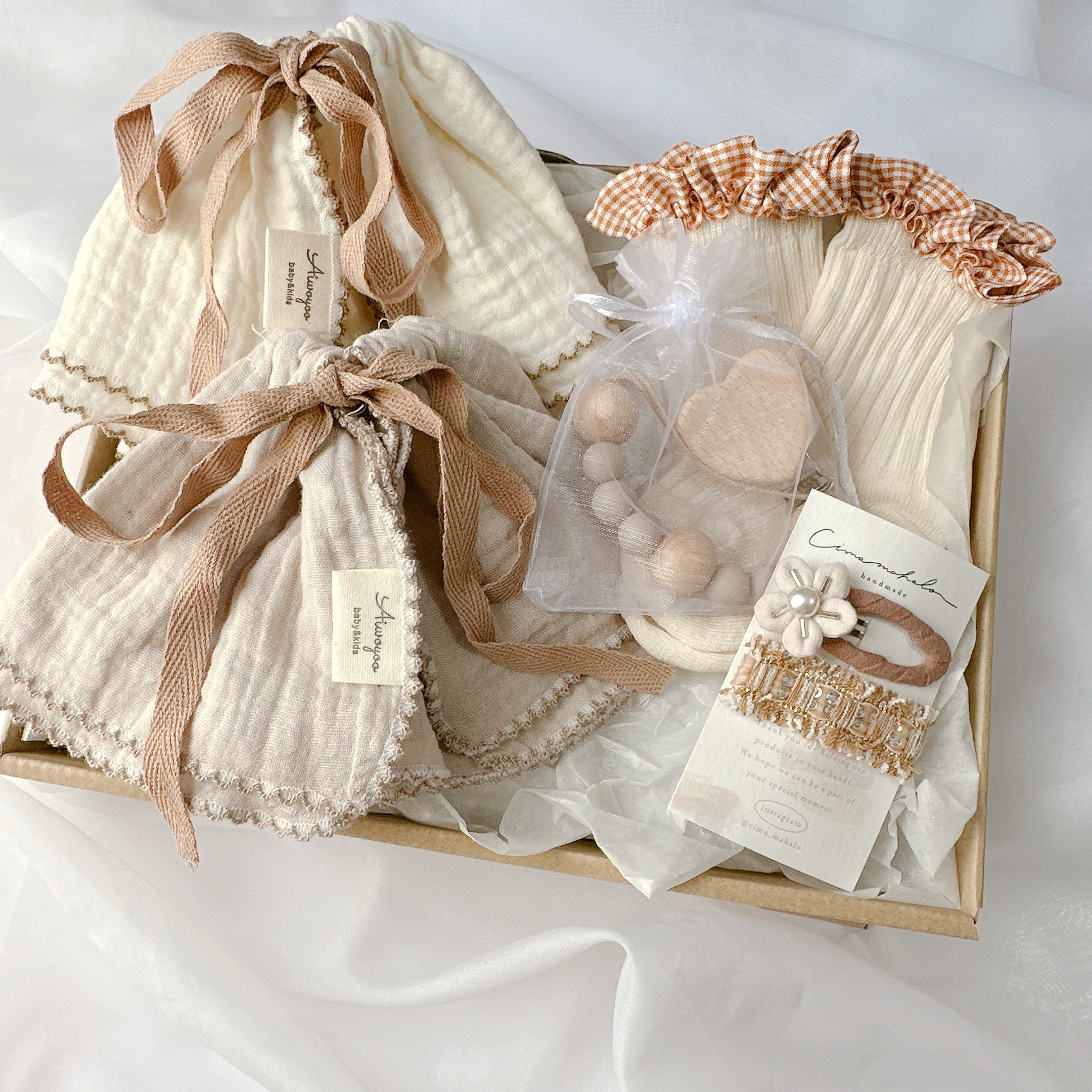 出産祝い　おしゃれ　オムツケーキ