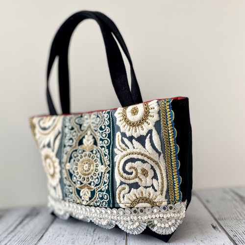 透け感のあるフォーマルなインド刺繍リボンのドレストートバッグ 透け感のあるフォーマルなインド刺繍リボンのドレストートバッグ