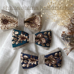 素敵なインド刺繍リボンとナチュラルな雰囲気のコットンリネンを組み合わせた個性的な蝶ネクタイ　大人の方向けサイズ 1枚目の画像