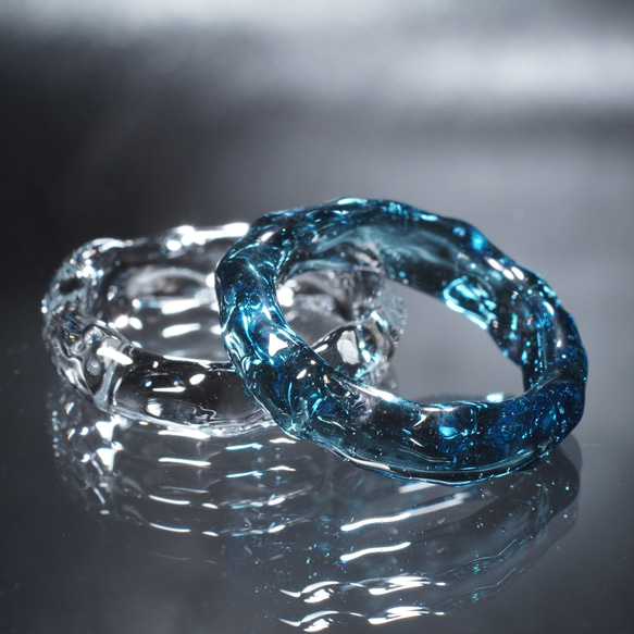 玻璃冰藍色星塵戒指和透明玻璃戒指（2 件套） 第1張的照片