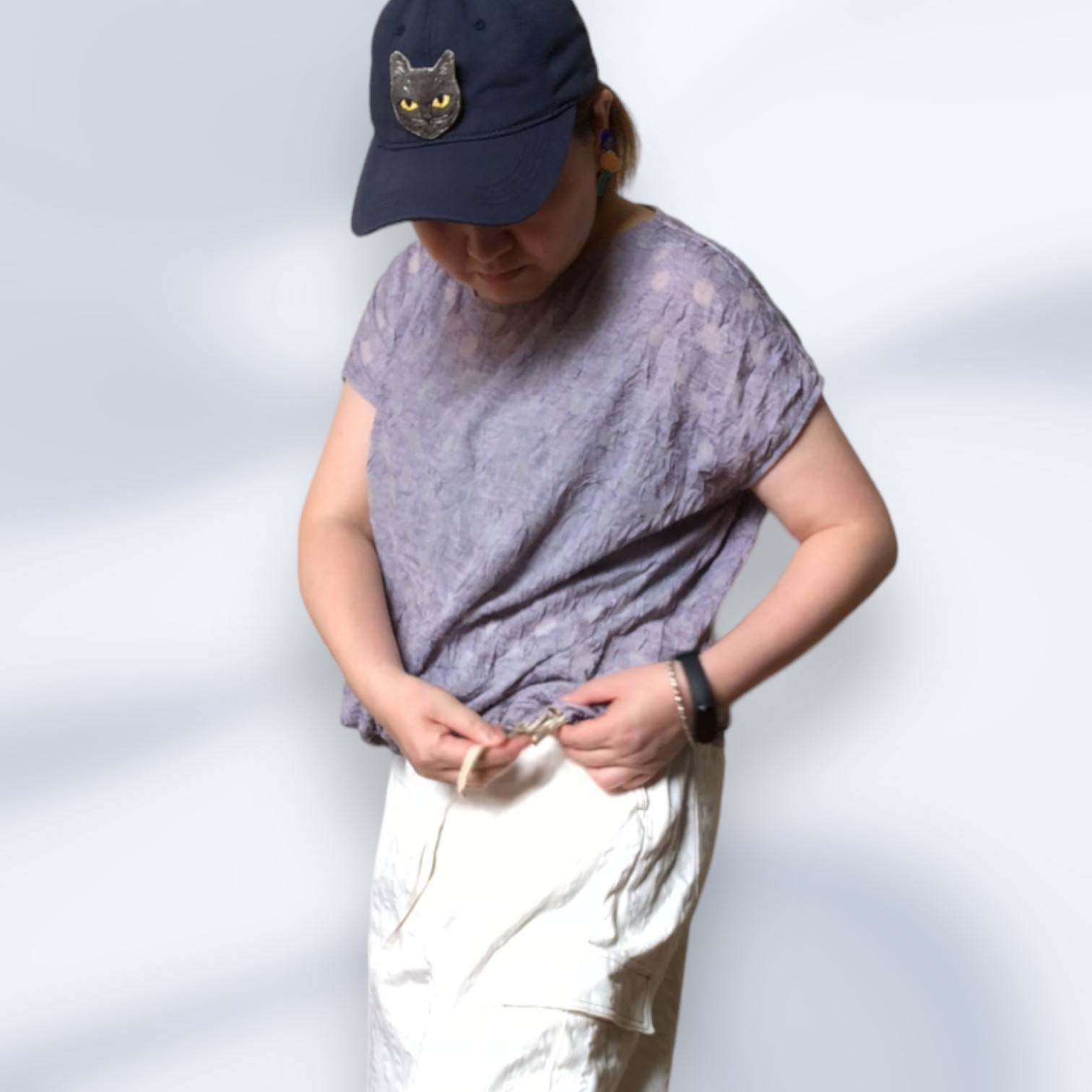 水玉パープルの尾州カットソー生地を使用したフレンチスリーブTシャツ