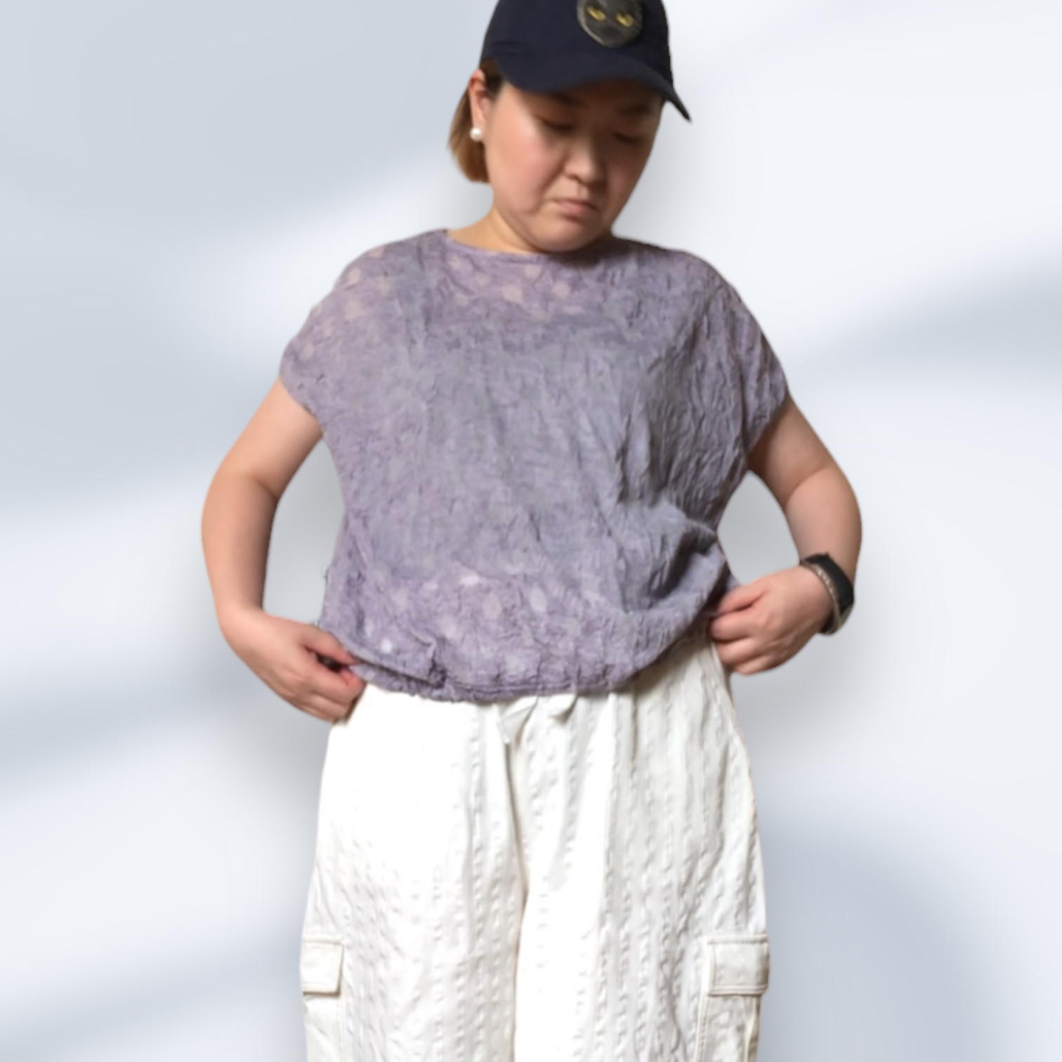 水玉パープルの尾州カットソー生地を使用したフレンチスリーブTシャツ