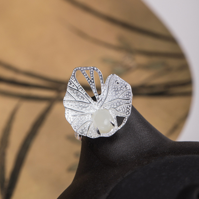 ＜受注制作＞蓮のリング　ネフライト　ギフト　ラッピング　R255