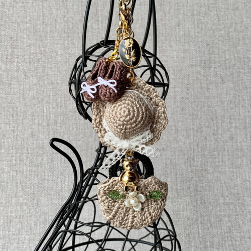 ミニチュア帽子　ストラップ　チャーム ミニチュア小物のキーホルダー（帽子かごバッグくつ） キーホルダー