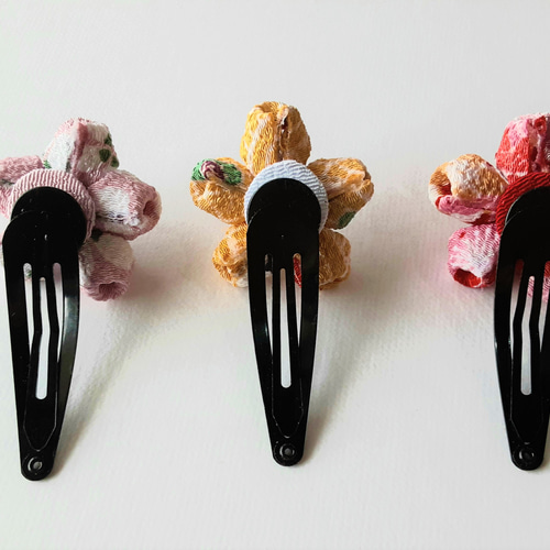 白いお花のパッチンピン♡ 白いお花のパッチンピン♡