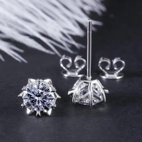 moissanite【newデザイン】輝くモアサナイト  ピアス　K18WG