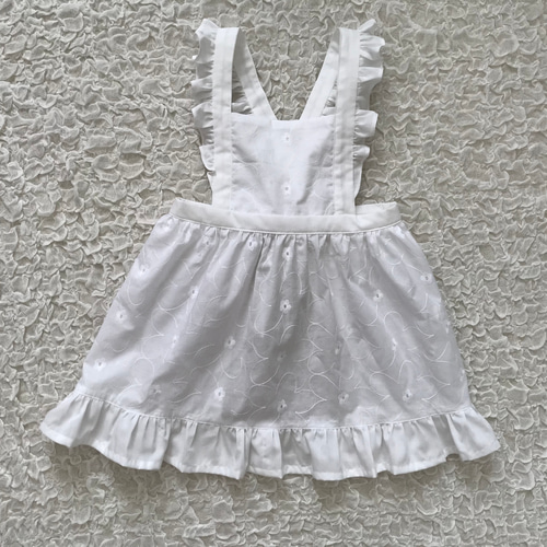 フリルエプロン 70〜130サイズ ハロウィン仮装も ホワイト 刺繍 子供服