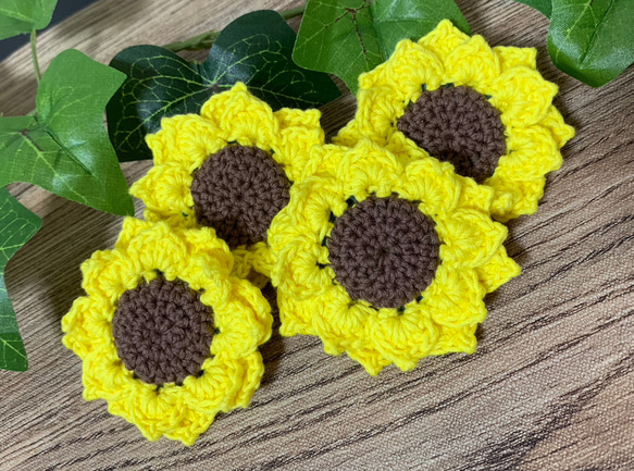 受注製作】ひまわりモチーフのブローチ☆ ブローチ AYANO knitting 