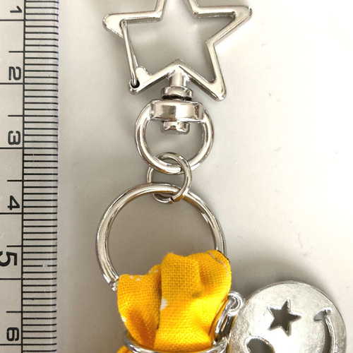 再販❤︎人気商品】スター ニコちゃん バンダナ タッセル