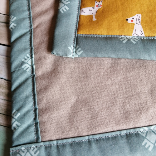 ハンドメイド　パッチワーク　ベビーキルト　ブランケット　ダークカラー ハンドメイド パッチワーク ベビーキルト ブランケット ダーク