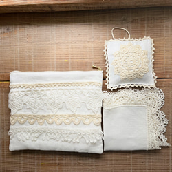 手編みレースの白いリネンギフトセット　 2枚目の画像