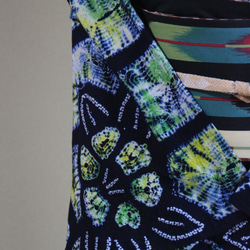 ◇現代 有松鳴海絞　浴衣◇【濃紺黄緑他】オリエンタルな雰囲気の抽象花が幻想的　裄67ｃｍ木綿浴衣　 5枚目の画像