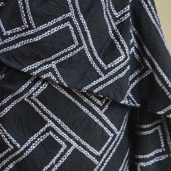 ◇現代 有松鳴海絞　浴衣◇【黒】有松では珍しい幾何学パターンの模様が大人かっこいい印象　トールサイズ裄67ｃｍ袖長め木綿 6枚目の画像
