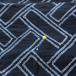 ◇現代 有松鳴海絞　浴衣◇【黒】有松では珍しい幾何学パターンの模様が大人かっこいい印象　トールサイズ裄67ｃｍ袖長め木綿 11枚目の画像