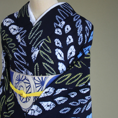 ◇現代 有松鳴海絞 浴衣◇【濃紺他】斜めに走る芭蕉柄がモダンで