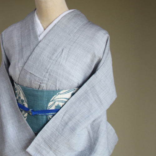 ◇近江ちぢみ 夏の大人の贅沢◇爽やかな白鼠色（薄いグレー色）無地風 