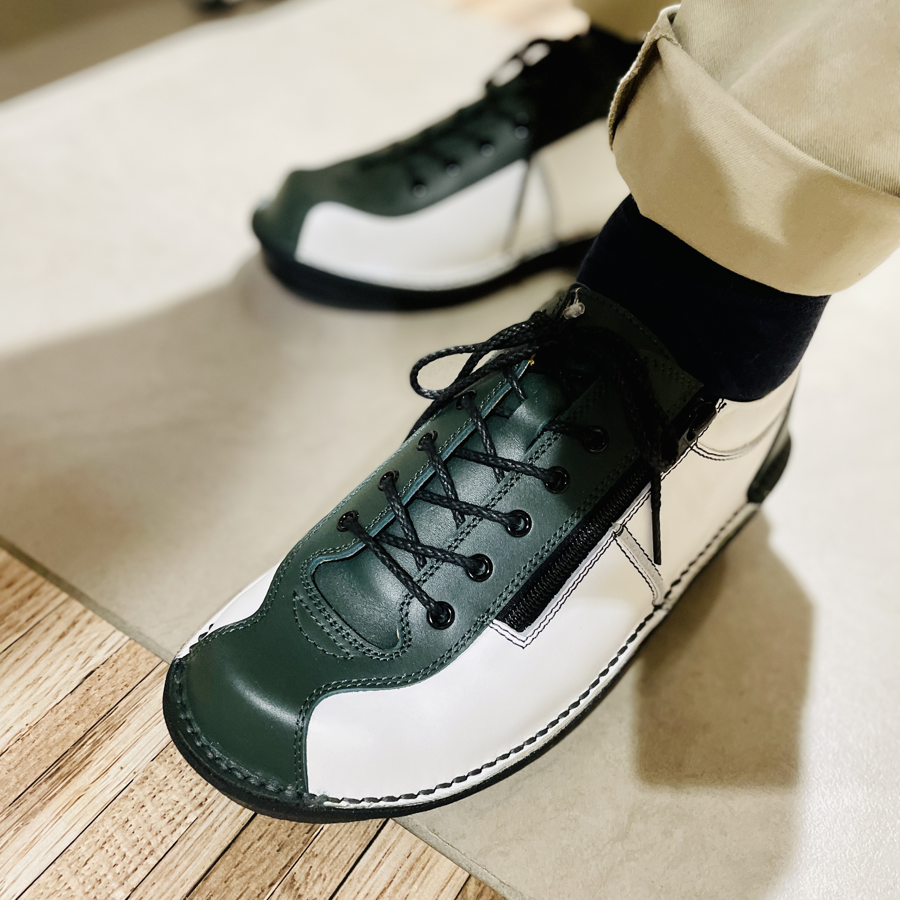 ◆体に優しいコンフォートシューズ／サイドファスナーシューズ／メンズ／G7737／グリーン＆ホワイト