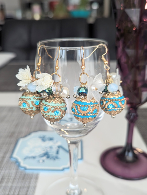 2色展開】ブルー×ライトブルー×ゴールド、アジアンボールとフラワー  