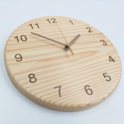 木製掛け時計　木目が美しい　杉の白太材使用　木の掛け時計　無垢材使用木製掛け時計　掛時計 8枚目の画像