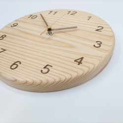 木製掛け時計　木目が美しい　杉の白太材使用　木の掛け時計　無垢材使用木製掛け時計　掛時計 6枚目の画像