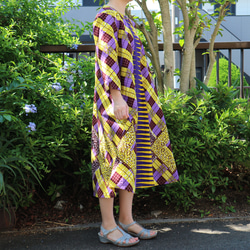 アフリカンプリント 風通しが良いゆったりデザイン「黄色＆紫」七分袖ワンピース　 3枚目の画像