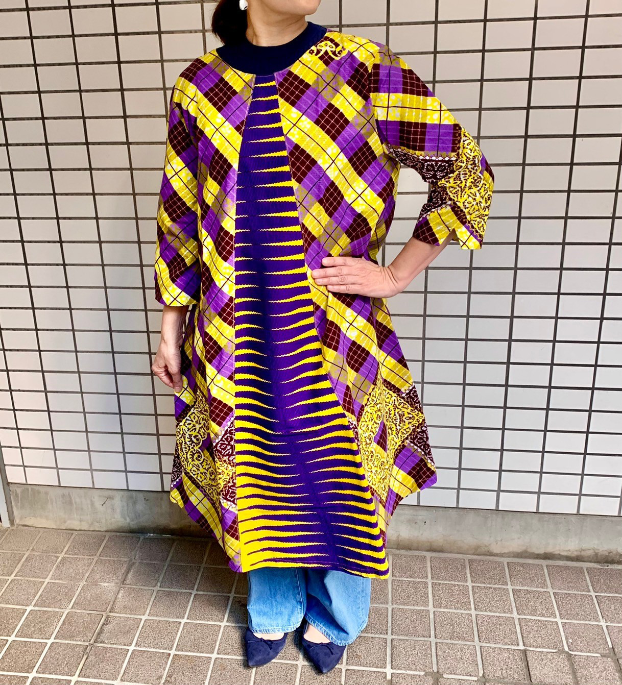 ＊アフリカンプリント 風通しが良いゆったりデザイン「黄色＆紫」七分袖ワンピース