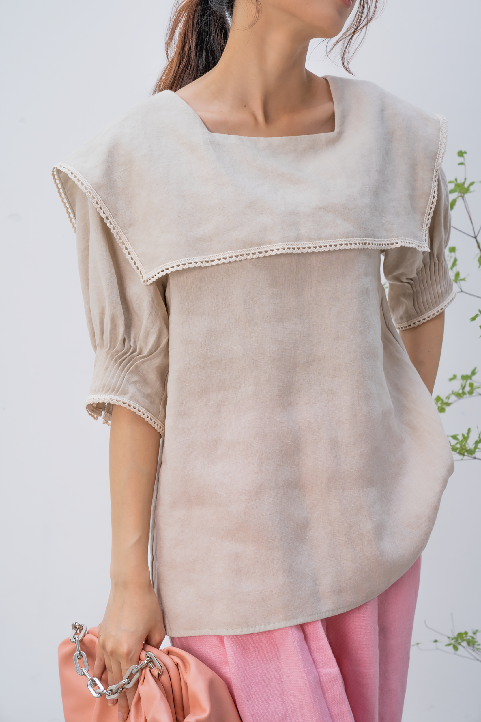 セーラーカラーブラウス with コットンのスカラップトリム  ～リネン100%～