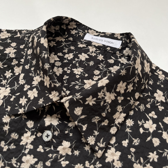 花柄ブラック半袖シャツ 7枚目の画像