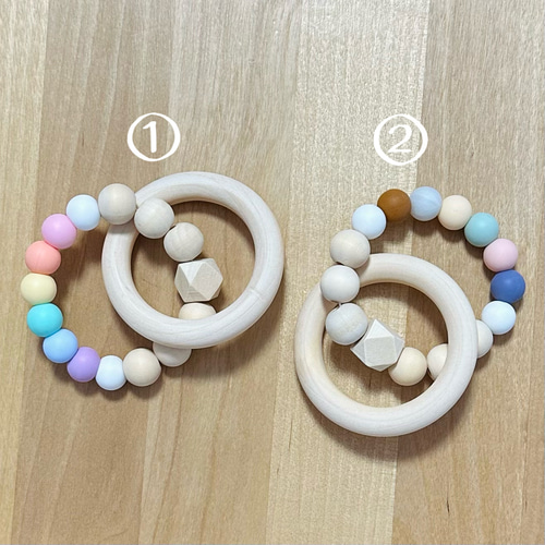 今だけ送料無料！虹色のビーズが可愛い♡天然木の歯固め おもちゃ