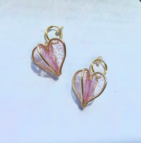 ワイヤーイヤリング レジンシリーズ〜ピンクHeartラメ〜 フープイヤリング フックピアス イヤリング・ノンホールピアス himeree 通販