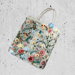 花柄刺繍の手作りバッグ 再販 青い花刺繍とビーズのトートバッグ トートバッグ AZmama
