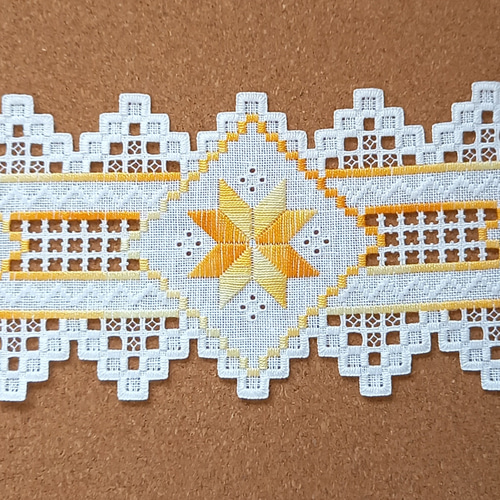 受注制作】北欧ハーダンガー刺繍 テーブルファブリック ランナーミニ