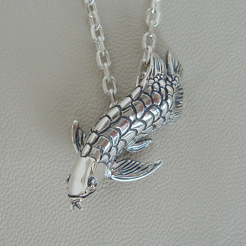 アロワナペンダント　シルバーアクセサリー　アロワナ　海の生き物　熱帯魚　動物モチーフ　ギフト対応　ＳＶ925 20,020円