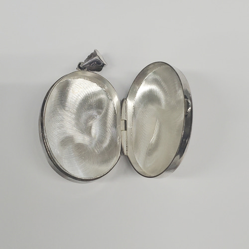 ロケットタイプ チェーン付き シルバー925 ロケットペンダント 薬入れ