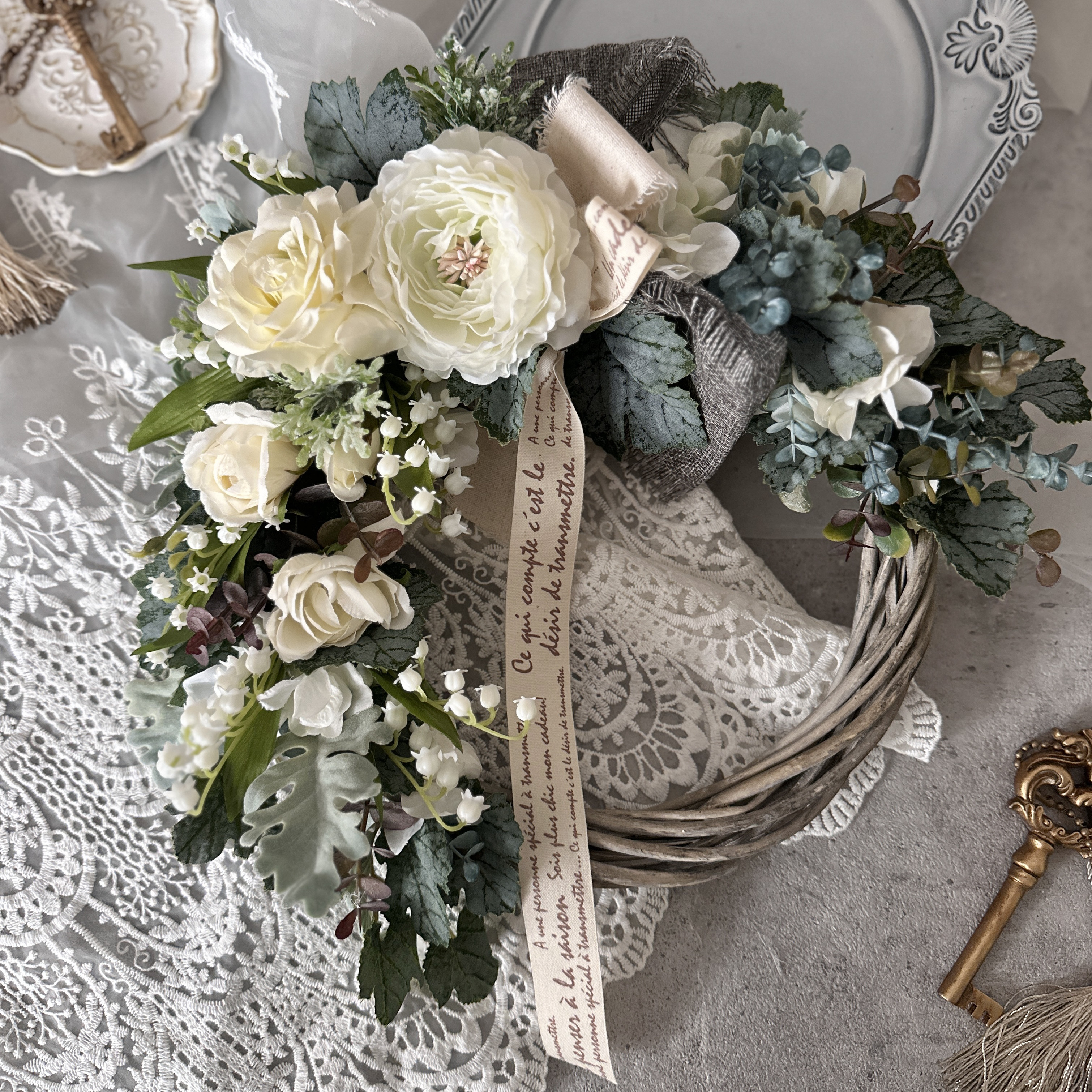 white garden 30cm【リース・玄関リース・ドアリース・造花リース・結婚祝い・新築祝い】