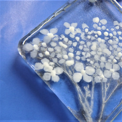 【透明感－初夏Dー】GLASS白灰釉ペンダント　アクセサリー　野の花　一点物 6枚目の画像