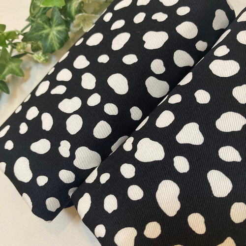 ハンドメイド  よだれカバー　ダルメシアン柄 ハンドメイド よだれカバーダルメシアン柄