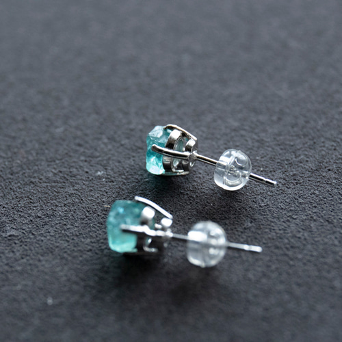 原石アパタイト スタッドピアス 【silver925】 アクセサリー