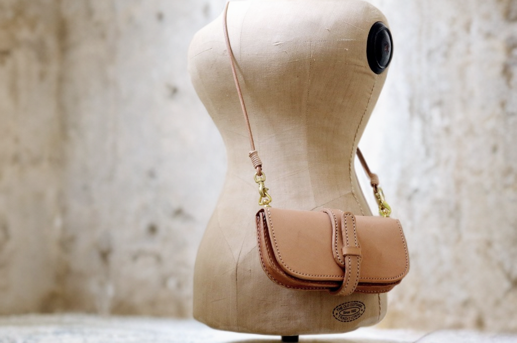 【受注製作】本革サドルレザーのベルトスマホショルダー