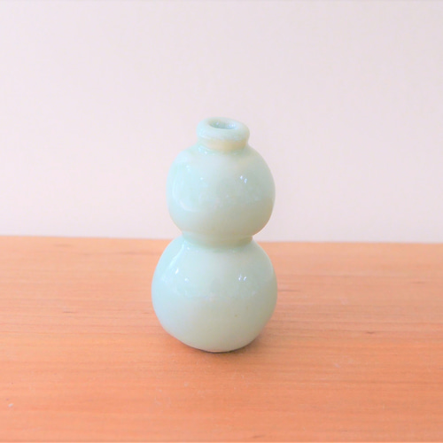 小さな 花瓶 澄空色 ひょうたん】陶器 ミニチュア 高さ4.5㎝ おしゃれ