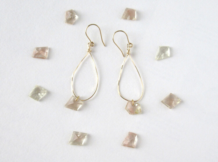 オレゴンサンストーンのフープピアス