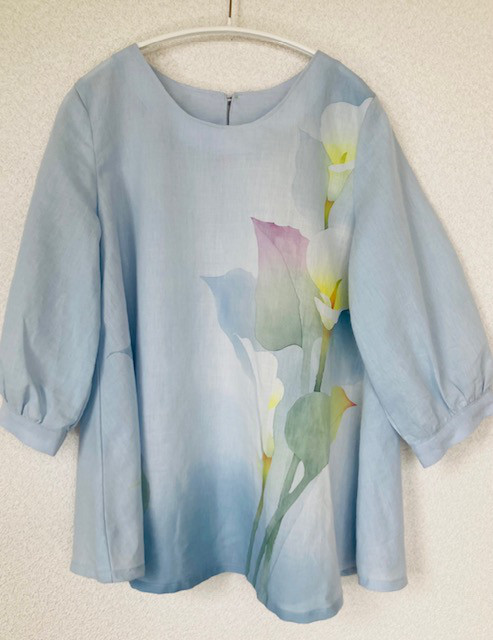 手染め　綿麻ブラウス　カラーの柄　ふんわり袖　Aライン