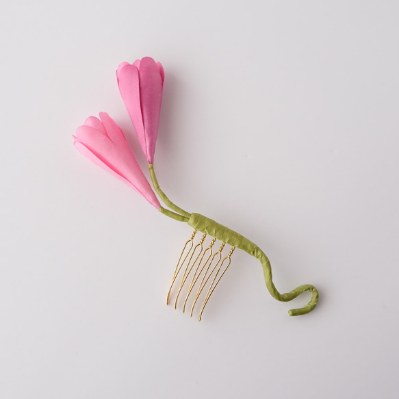 手染め布花の”ヘアコーム”　ピンク×ピンク　左向き 5枚目の画像