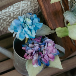 秋のくすみ水色 紫陽花 の 布花 ブローチ 9枚目の画像