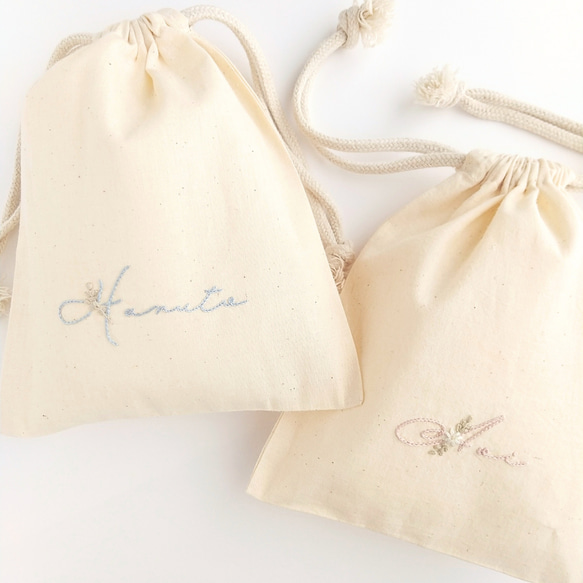 選べるデザイン】名入れ刺繍の巾着袋 プチギフト 文字 ナチュラル 名前