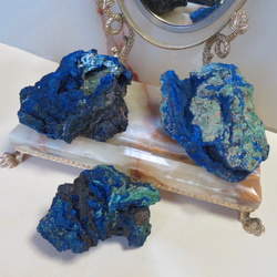 【美しい鉱物標本】地球のかけらのようなアズマラカイ・藍銅鉱孔雀石／381グラム 12枚目の画像